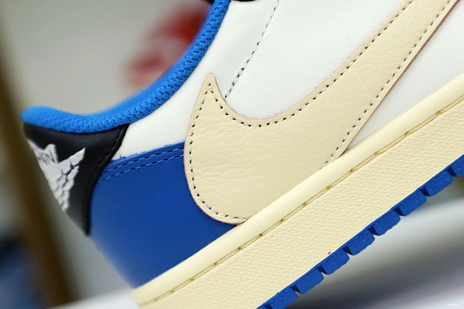 FRAGMENT TRAVIS X LOW JORDAN 1 SCOTT X AIR DESIGN 1210